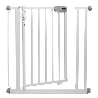 Baby equipment rental in Lisbon, Portugal. Chicco door gate for maximum security of your baby.