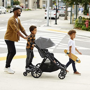 Visiting Lisbon with kids? Let's go baby has top-quality strollers and buggy boards for rent. 